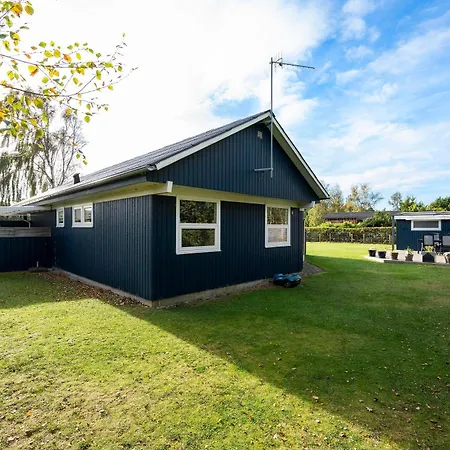Cozy And Well-maintained House Near *